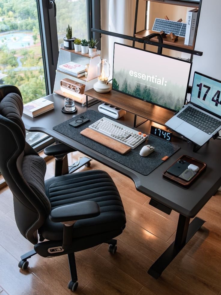 bureau ergonomique aménagé pour le télétravail